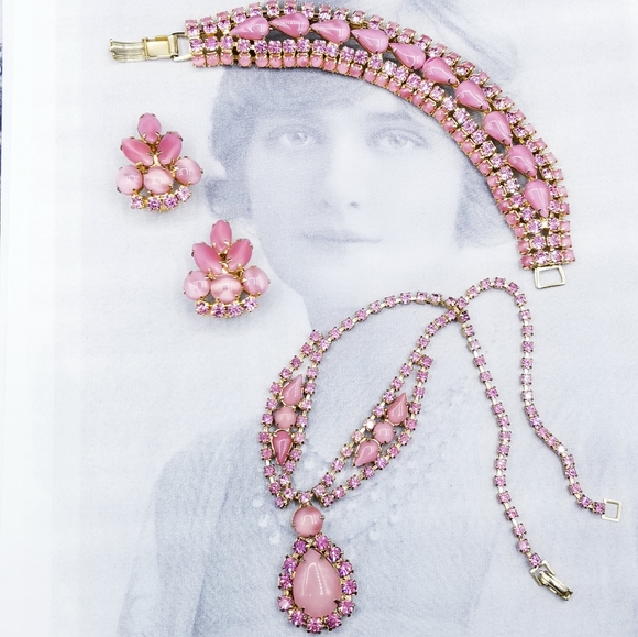 Vintage Jewelry - Vintage D&E Juliana pink rhinestone necklace set